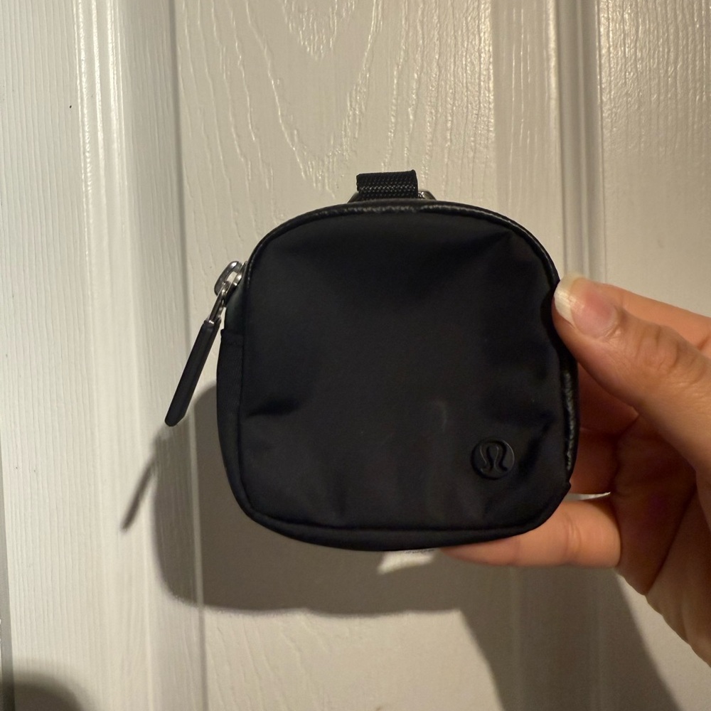 lululemon athletica Black Compact Men's Bag